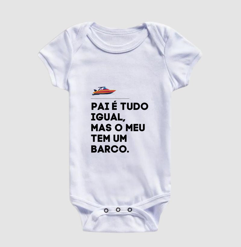 Pai com barco