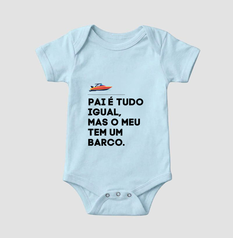 Pai com barco