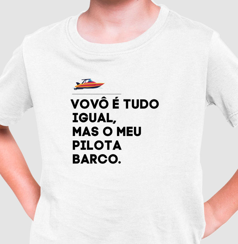 Vovô é tudo igual mas o meu pilota barco