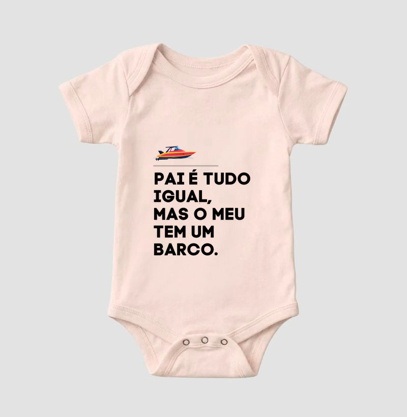 Pai com barco
